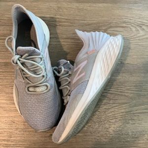 Women’s New balance grey tennis shoes size 7.5